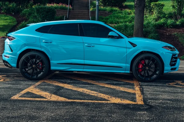 lambo urus rental